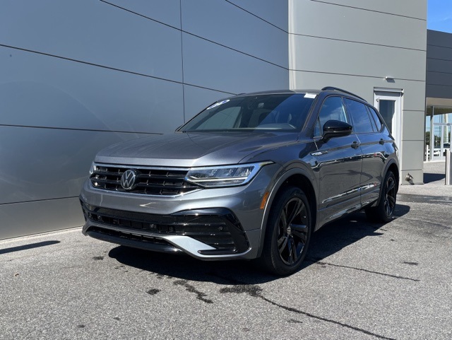 2024 Volkswagen Tiguan SE R-Line Black photo 11