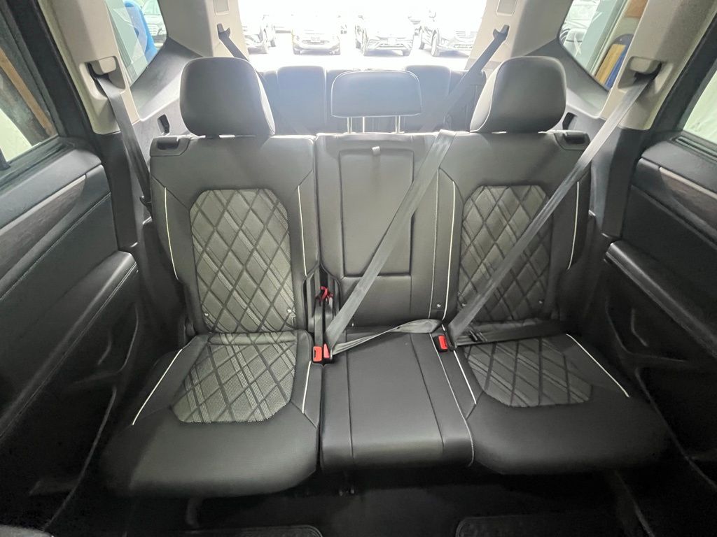 2024 Volkswagen Atlas SEL Premium R-Line photo 27