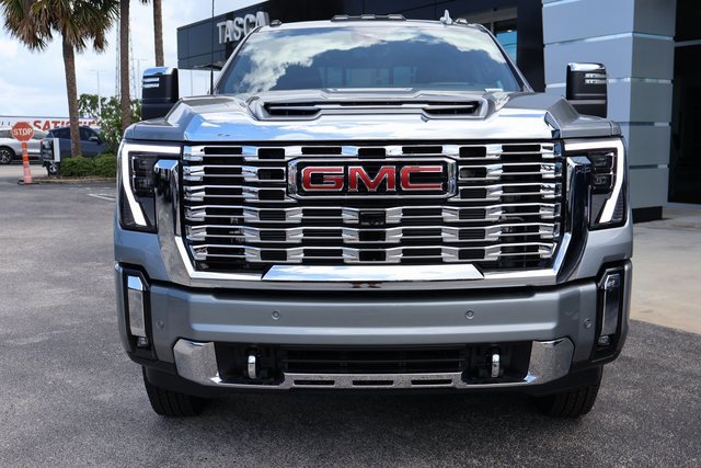 2025 Gmc Sierra 3500 HD Denali photo 3