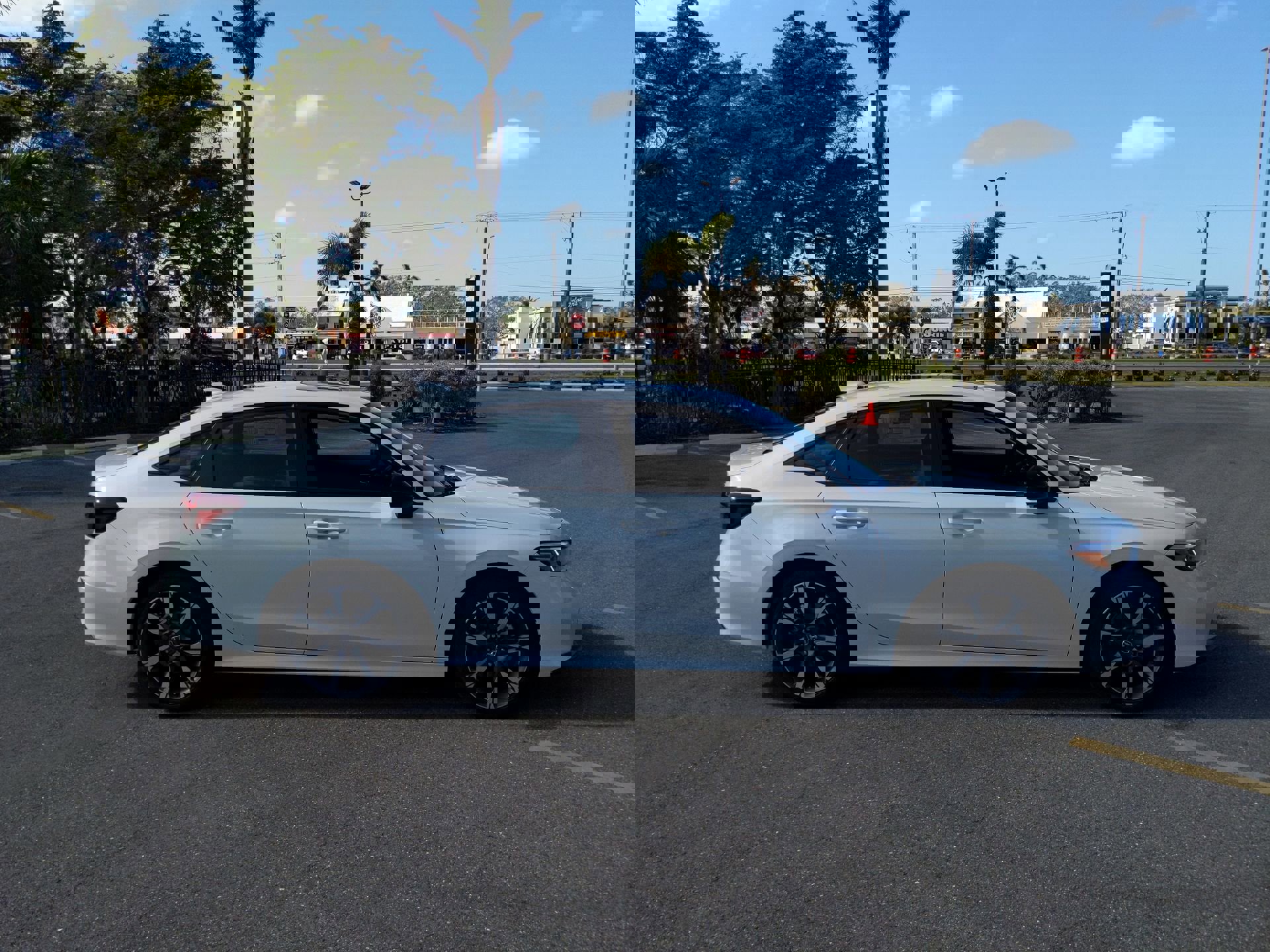 2025 Honda Civic Hybrid Sport Touring photo 4