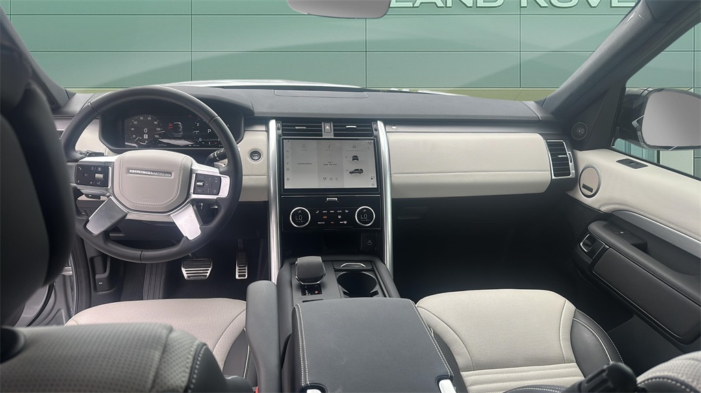 2024 Land Rover Discovery SE photo 9