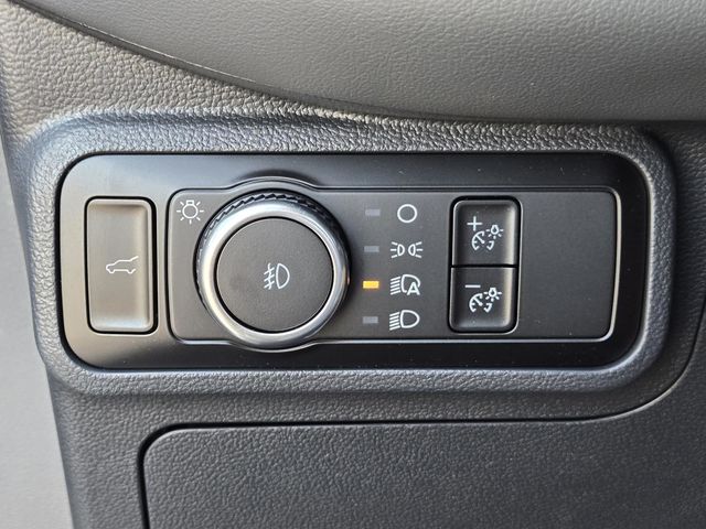 2025 Ford Explorer photo 14