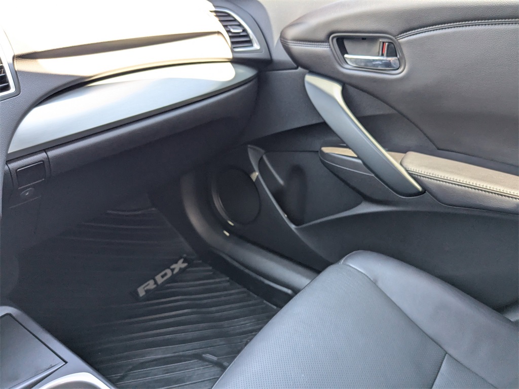 2017 Acura RDX Advance photo 18