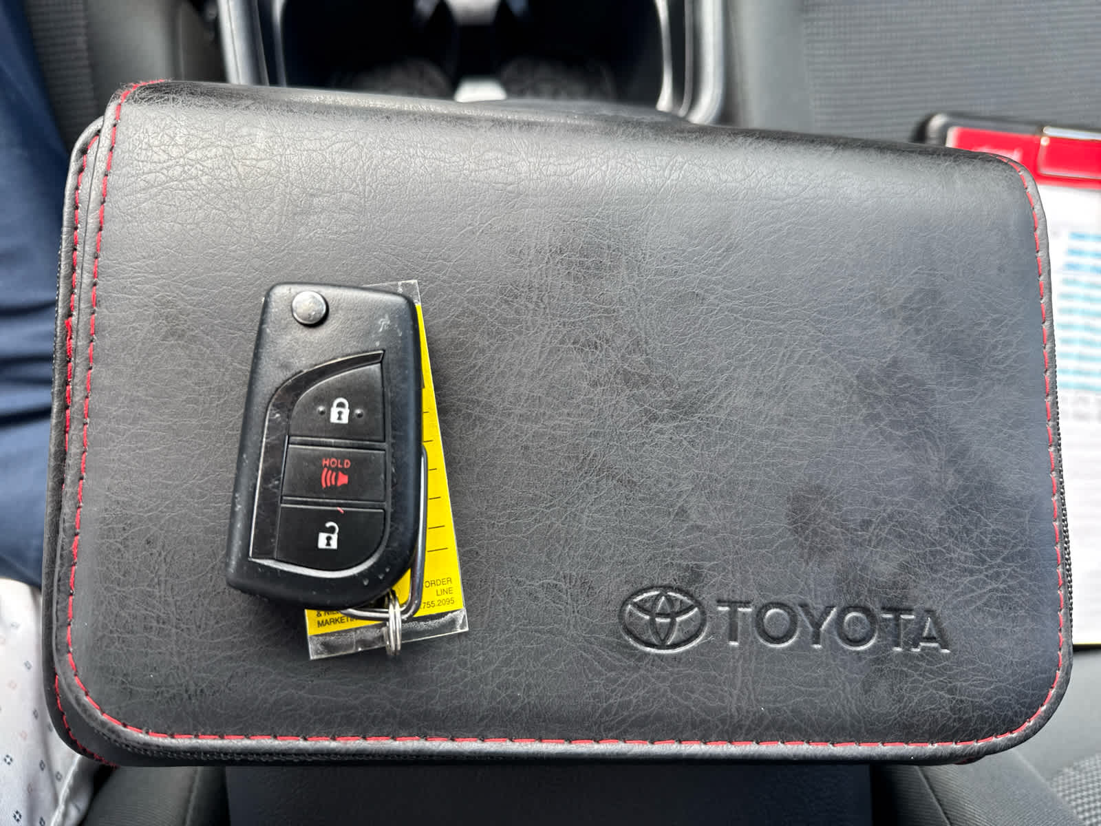 2019 Toyota RAV4 LE photo 22