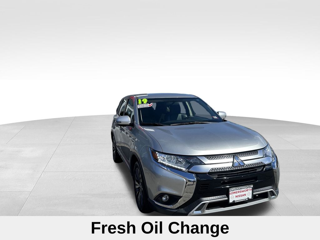 2019 Mitsubishi Outlander SE photo 3