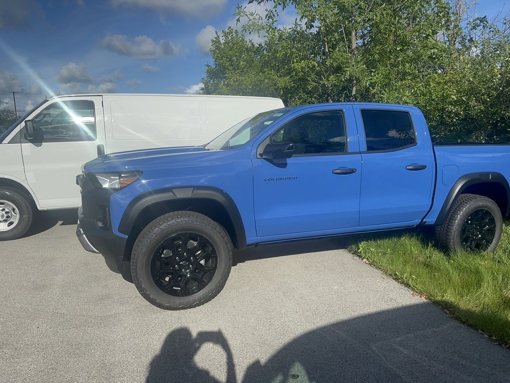 2026 Chevrolet Colorado Trail Boss photo 2