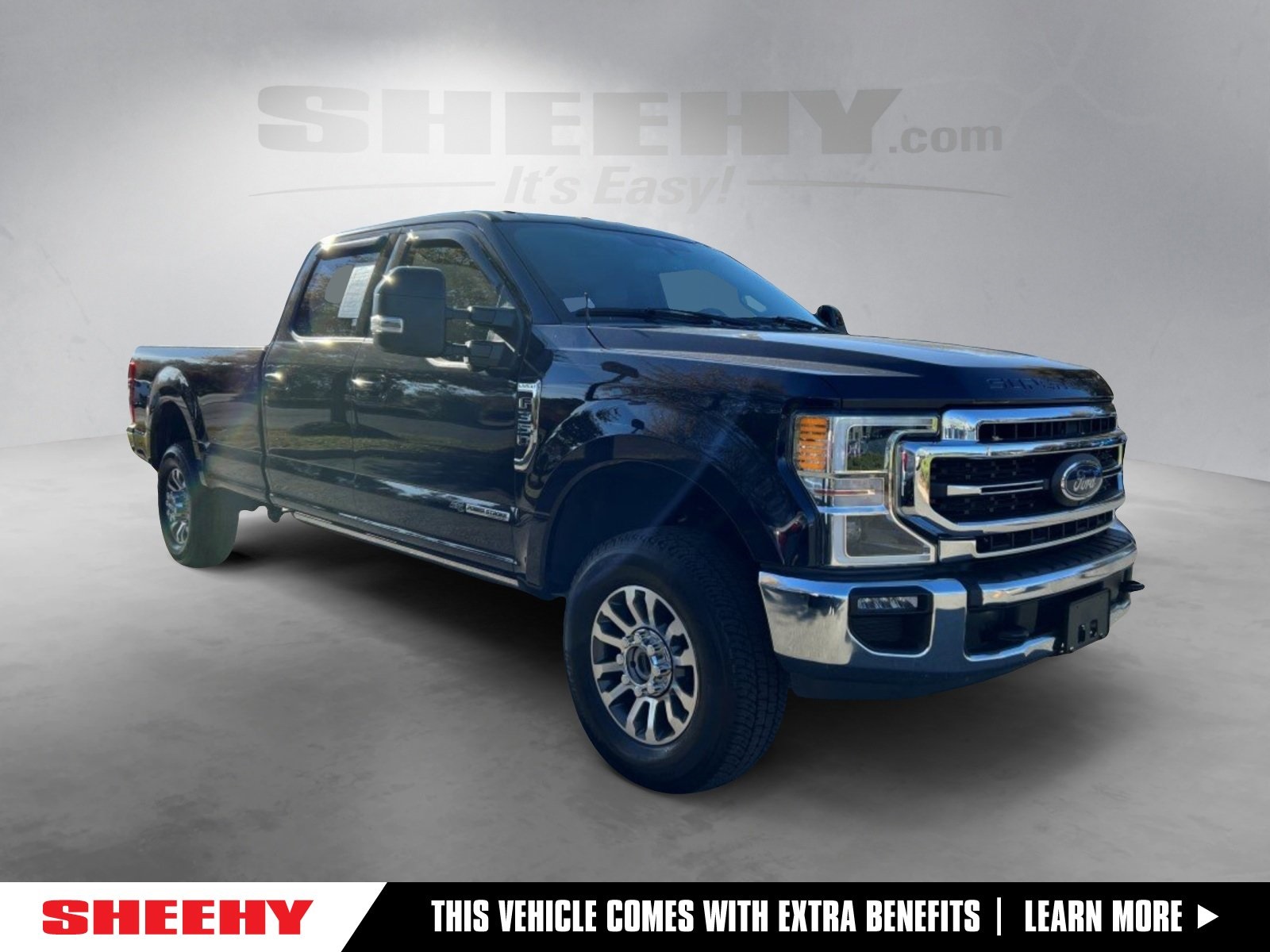 2022 Ford F-350 Super Duty Lariat's photo