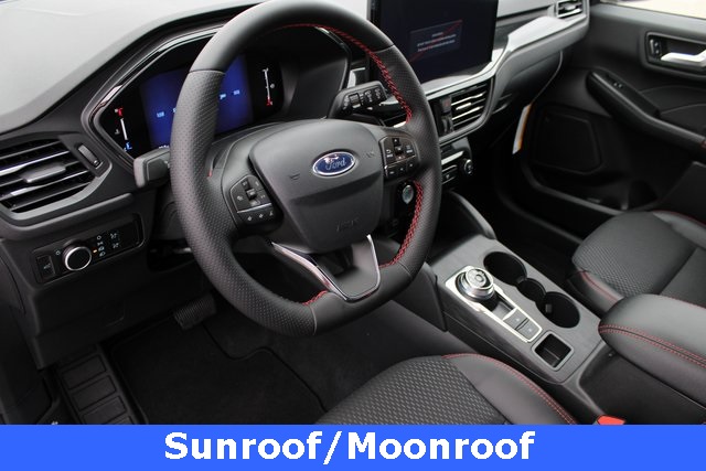 2026 Ford Escape ST-Line photo 2