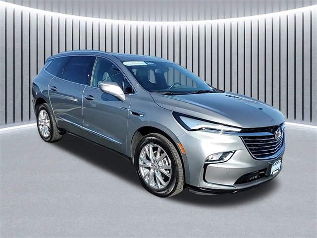 2023 Buick Enclave Essence's photo
