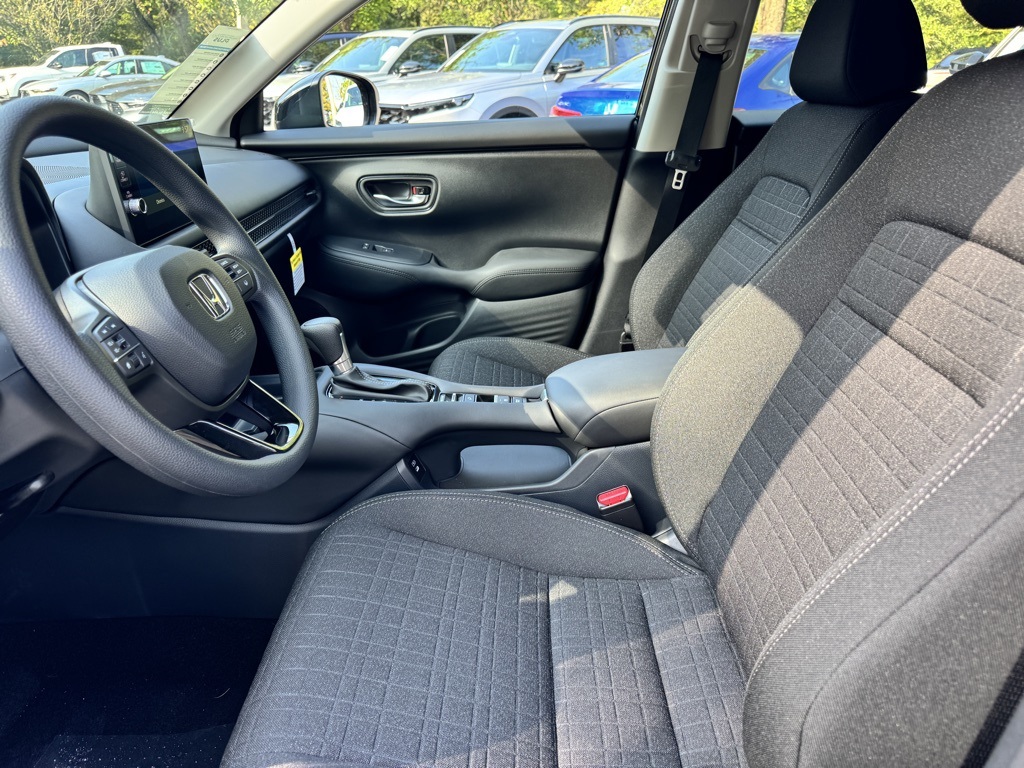 2026 Honda HR-V LX photo 14