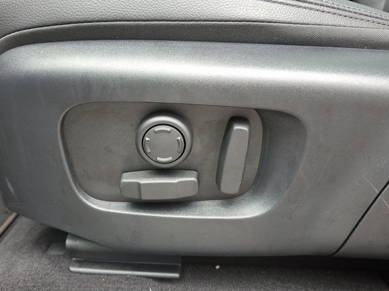 Image 4 of Certified Pre-Owned 2025 Range Rover Evoque Dynamic SE AWD Sport Utility