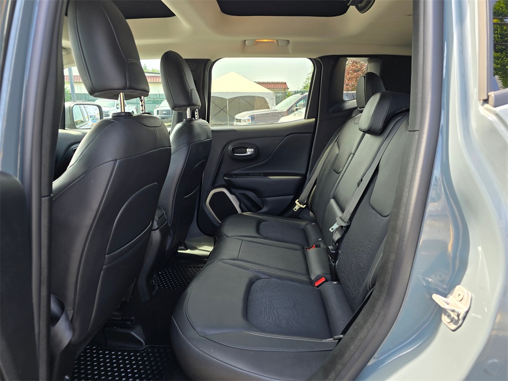 2017 Jeep Renegade Trailhawk photo 14