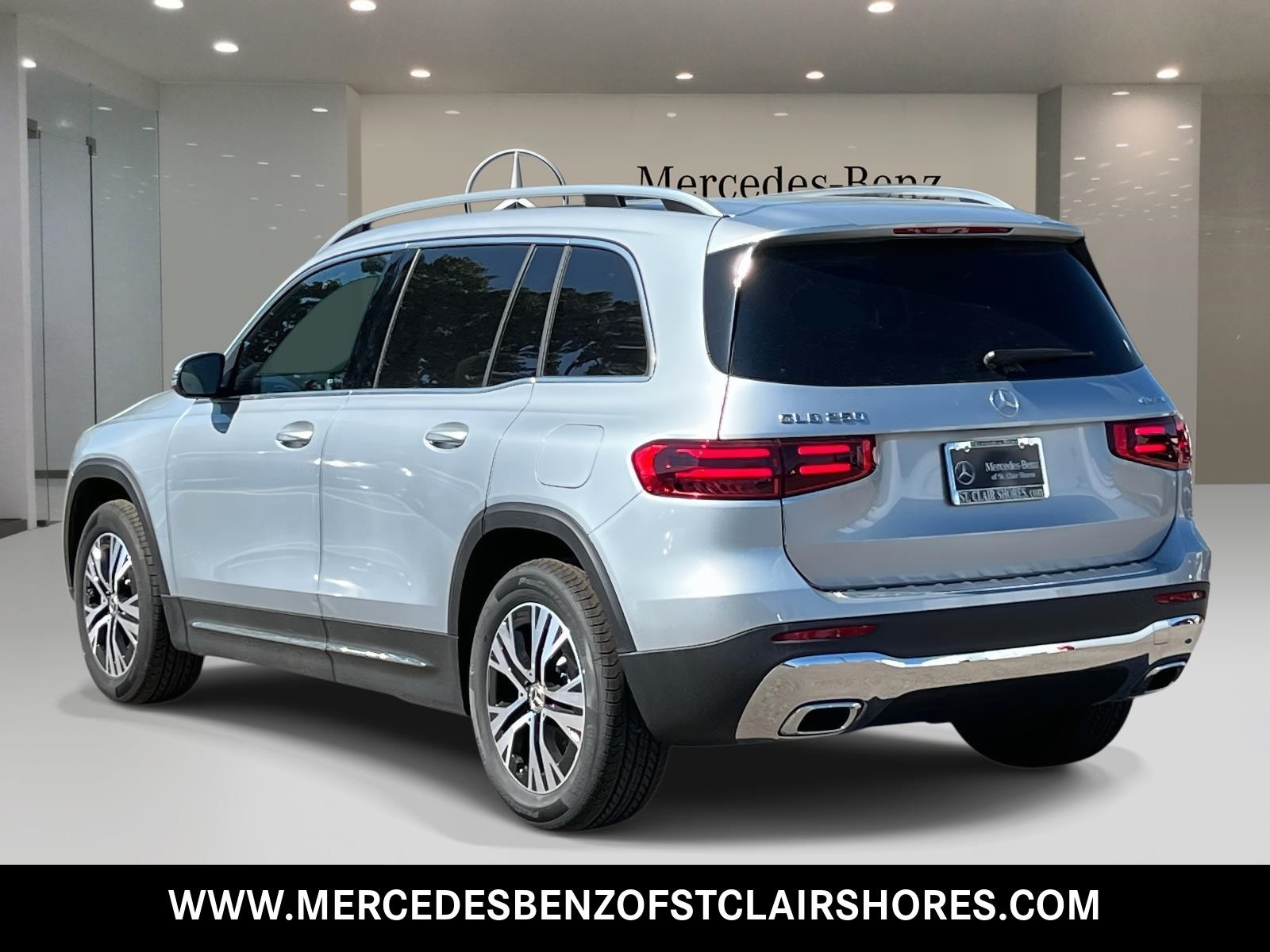 2026 Mercedes Benz GLB 250 4MATIC photo 3