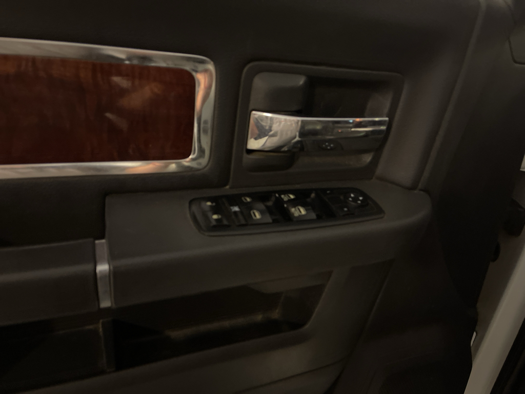 2011 Dodge Ram 3500 Laramie photo 8