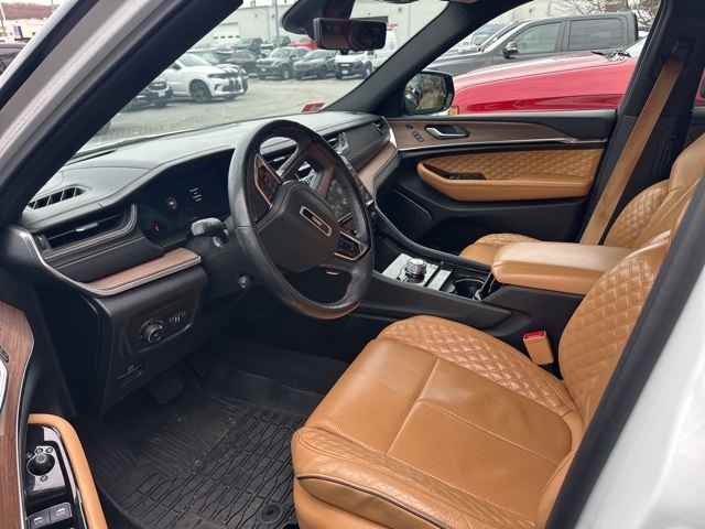 2021 Jeep Grand Cherokee L Summit photo 4