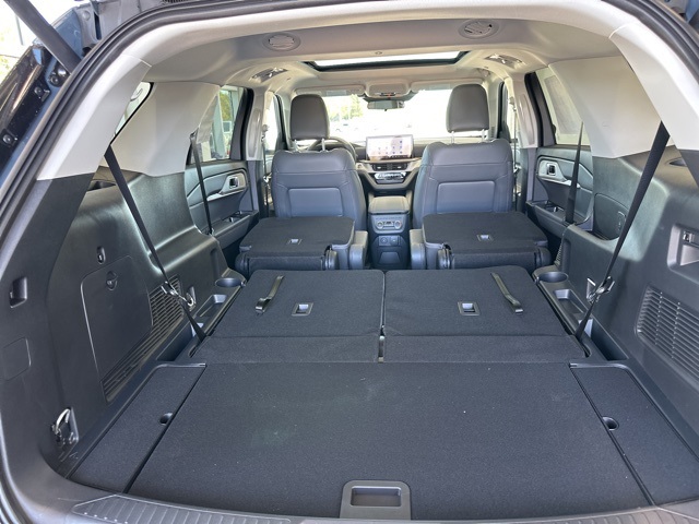 2025 Ford Explorer photo 44