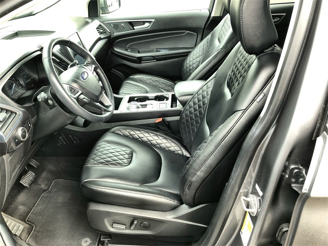 2024 Ford Edge Titanium photo 3