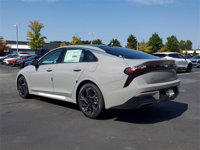 2025 Kia K5 GT-Line photo 4