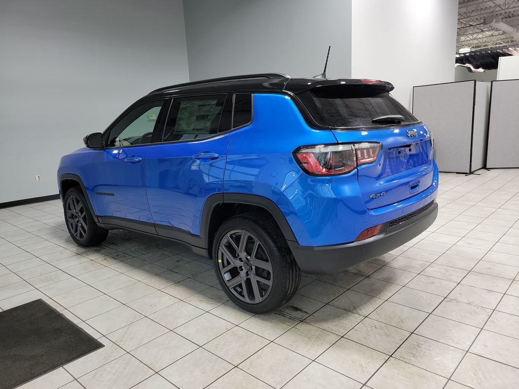 2026 Jeep Compass Limited Altitude photo 4