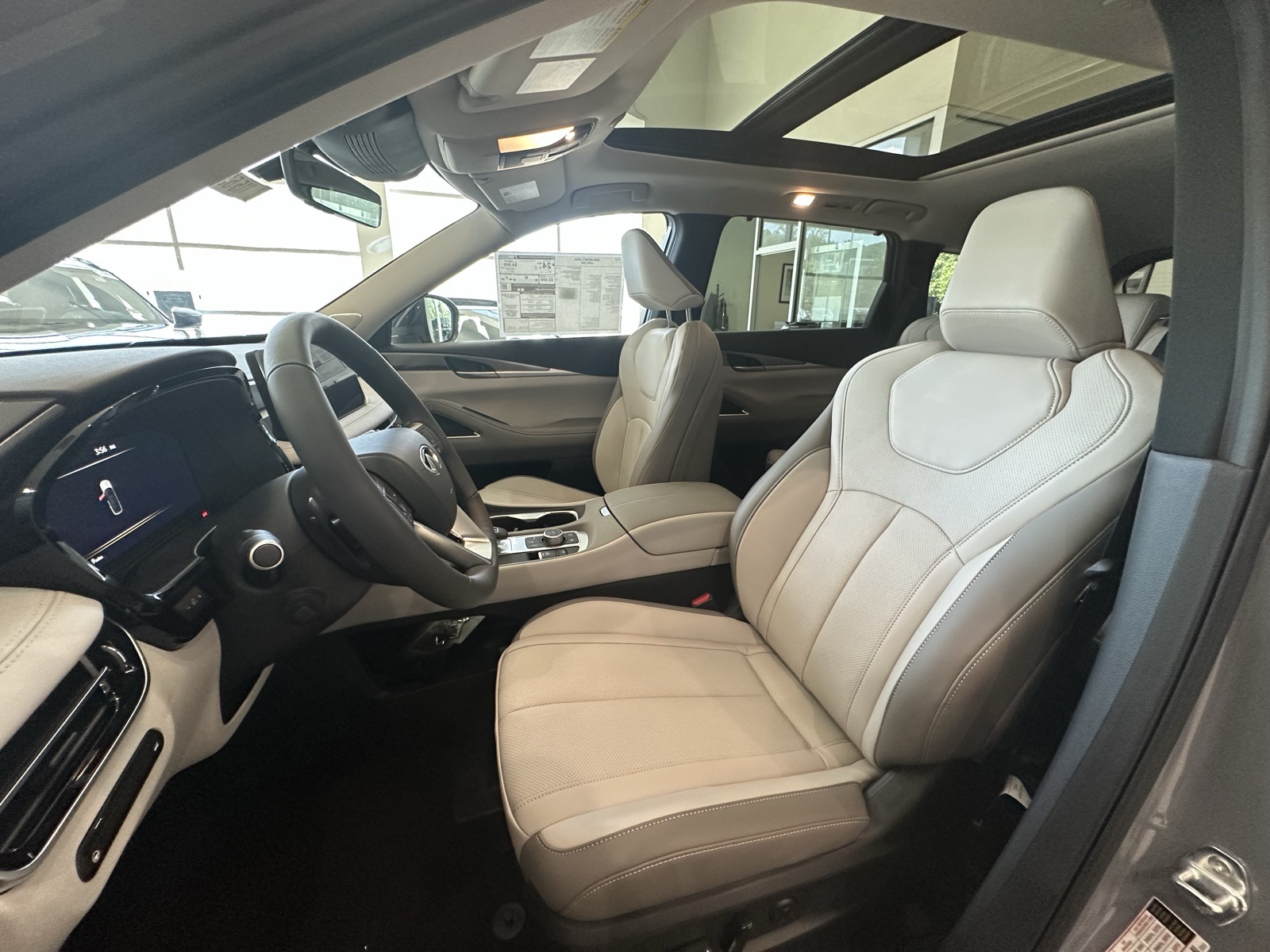 2026 Infiniti QX60 Luxe photo 11