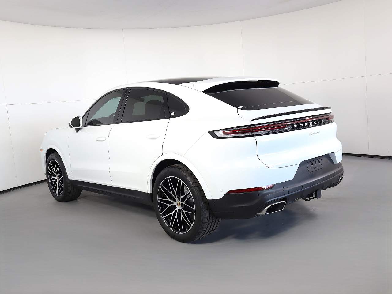 2025 Porsche Cayenne Coupe photo 3