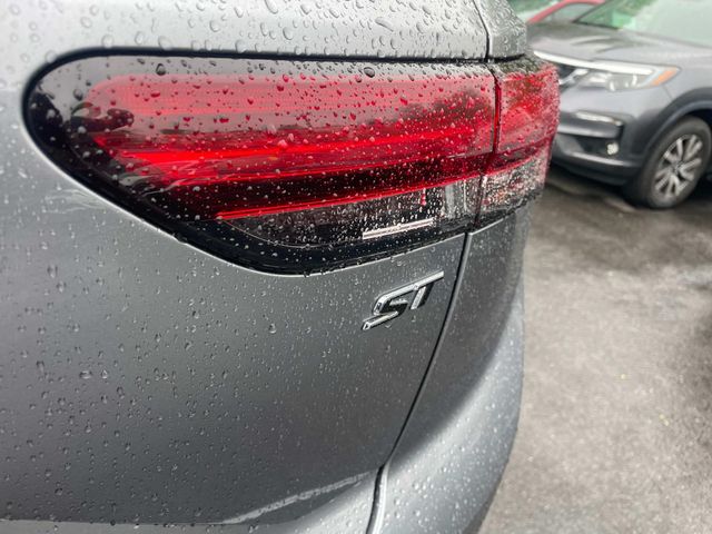 2021 Buick Envision Essence photo 6