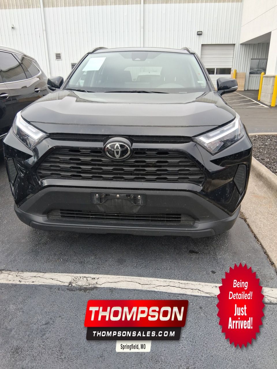 2024 Toyota RAV4 XLE's photo