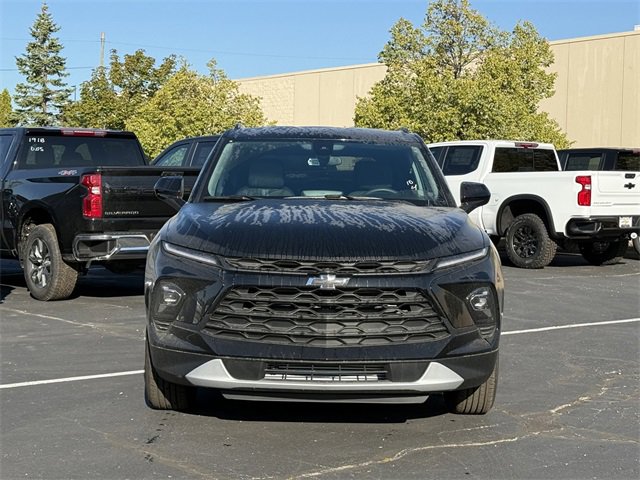 2025 Chevrolet Blazer 2LT photo 2