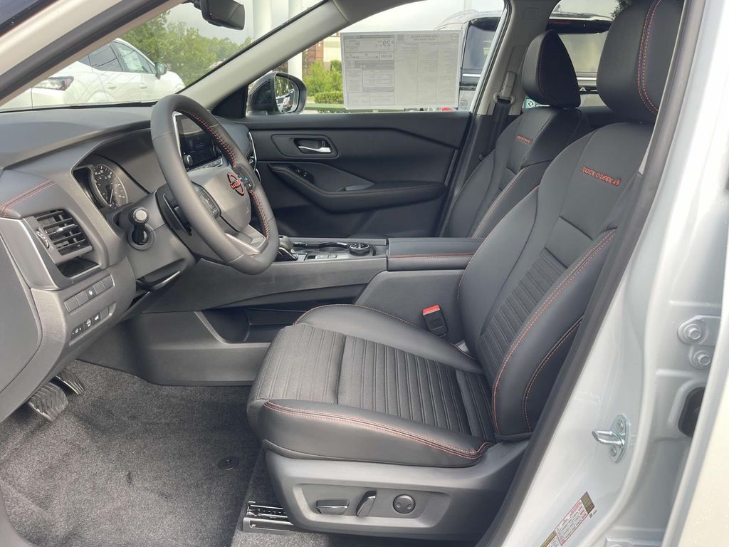 2026 Nissan Rogue SV photo 14