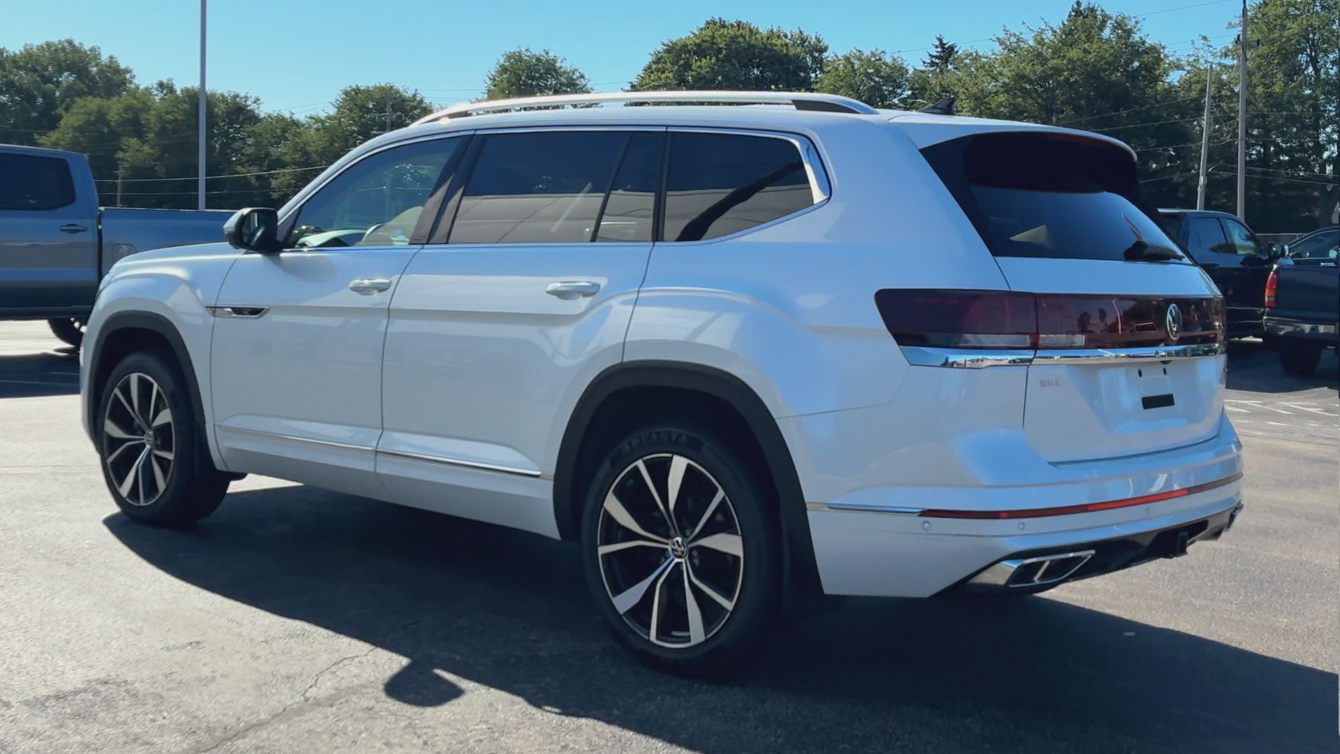 2024 Volkswagen Atlas SEL Premium R-Line photo 4