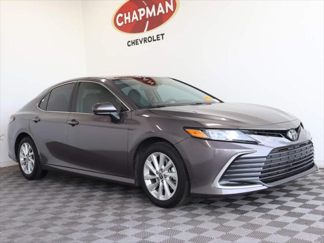 2023 Toyota Camry LE's photo