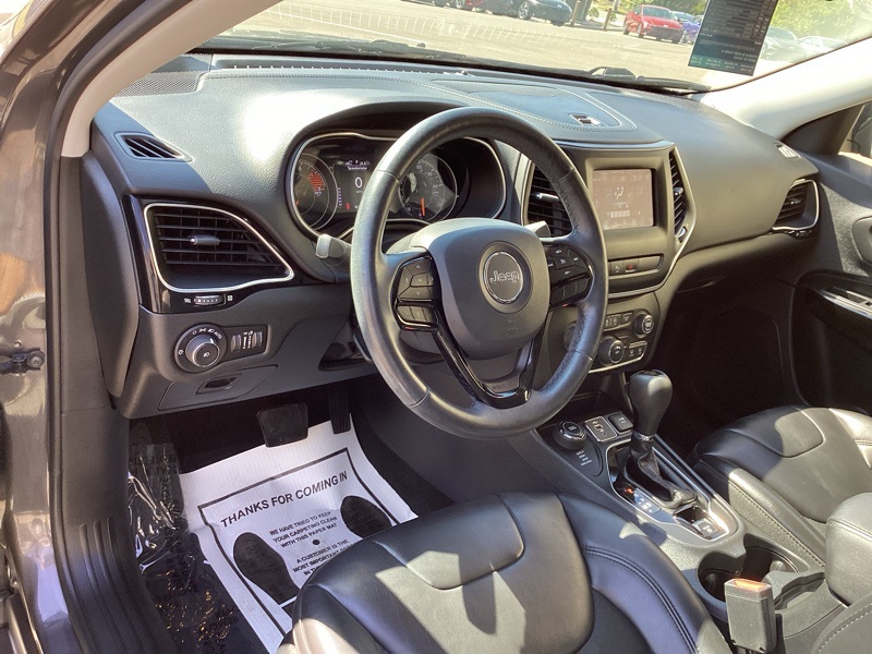 2020 Jeep Cherokee Altitude Sport photo 28