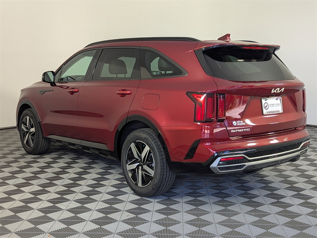2023 Kia Sorento S photo 2