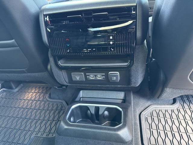 2025 Jeep Wagoneer L Series II Carbide photo 25