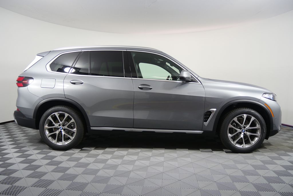 2026 Bmw X5 xDrive40i photo 2