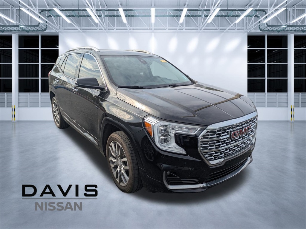 2023 GMC Terrain Denali's photo