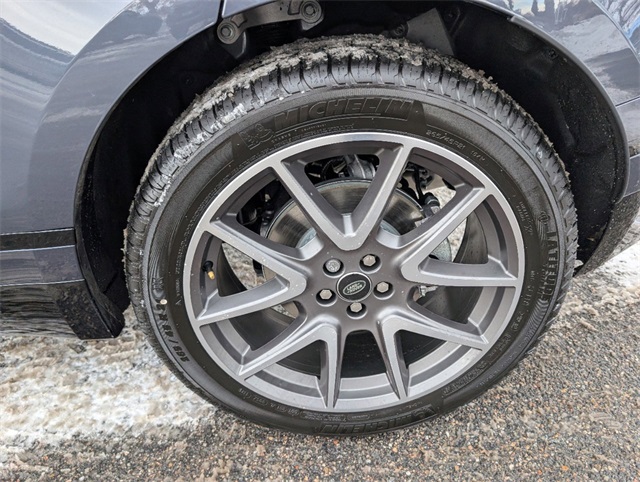 2025 Land Rover Range Rover Velar SE photo 4