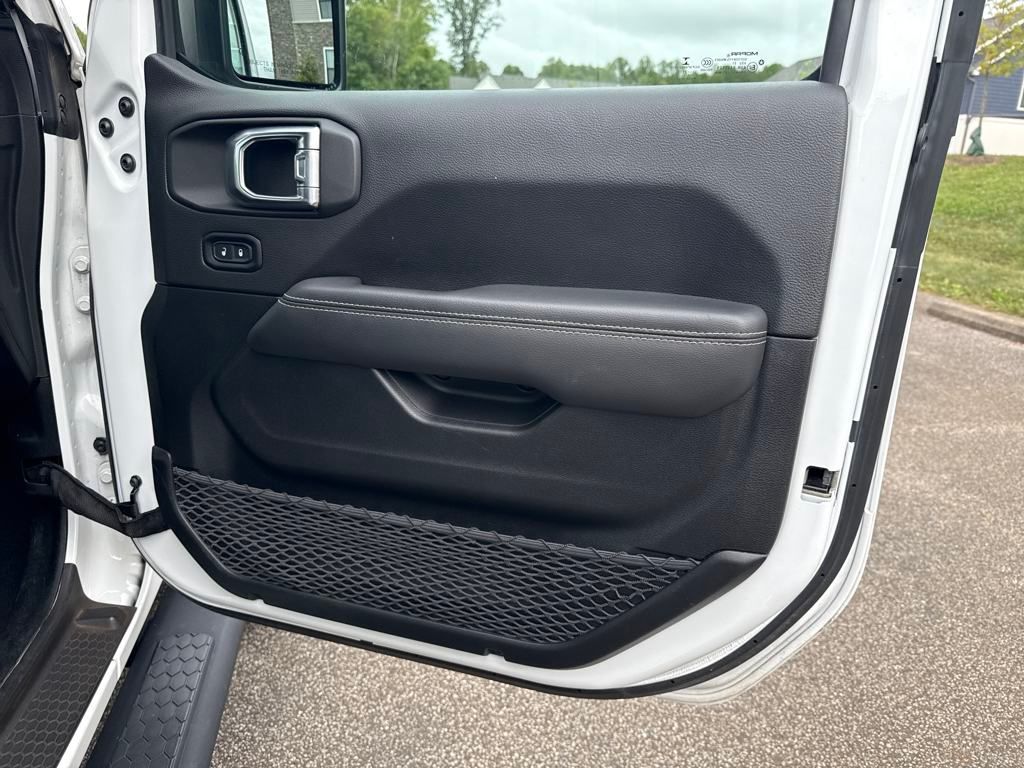 2021 Jeep Wrangler Unlimited Sahara Sport photo 14