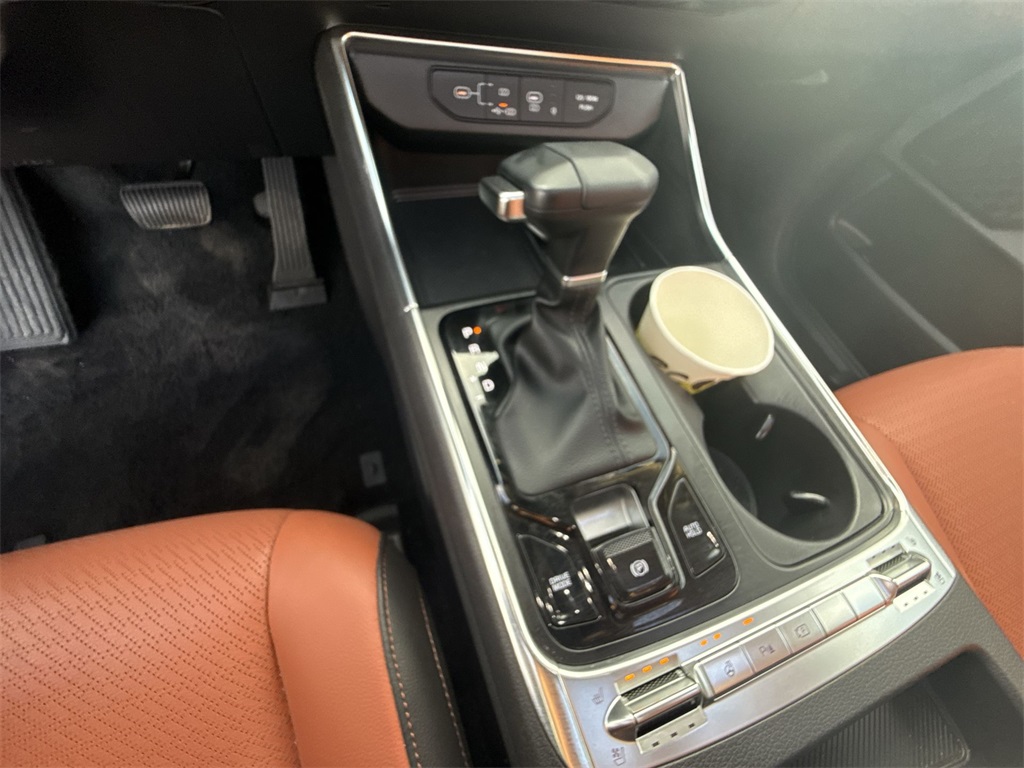 2025 Kia Carnival SX Prestige photo 17