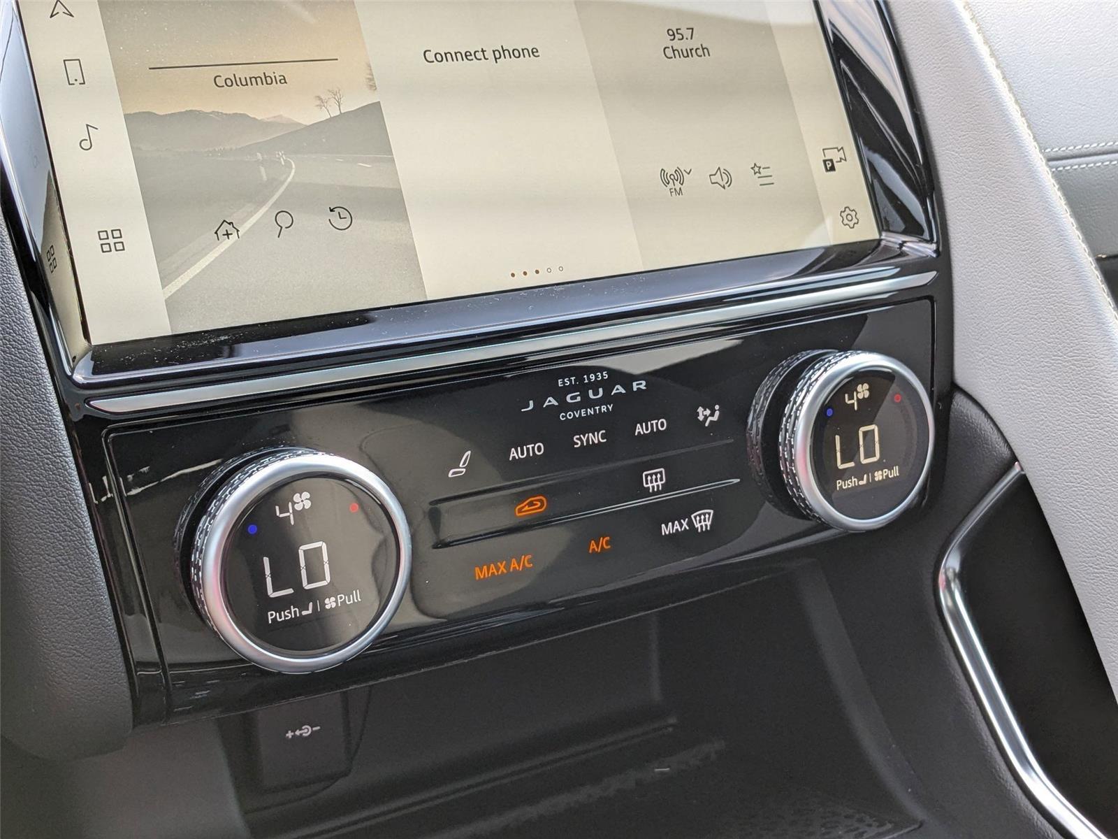 2024 Jaguar E-PACE R-Dynamic SE photo 22