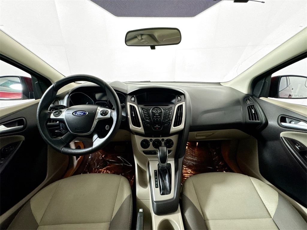 2014 Ford Focus SE photo 7