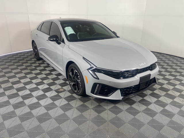 2025 Kia K5 GT-Line photo 4