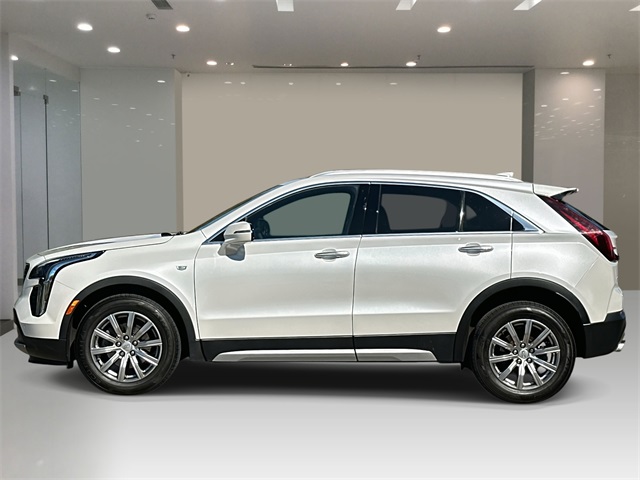 2022 Cadillac XT4 Premium Luxury photo 2