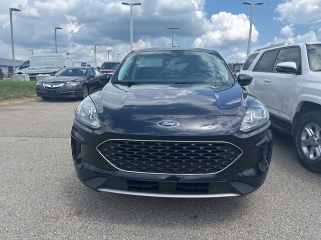 Used 2021 Ford Escape SE with VIN 1FMCU9G62MUB33546 for sale in Centerville, OH