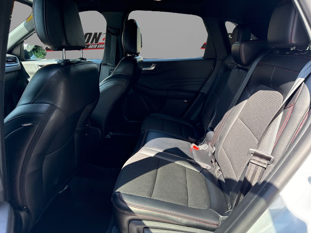 2025 Ford Escape ST-Line photo 10