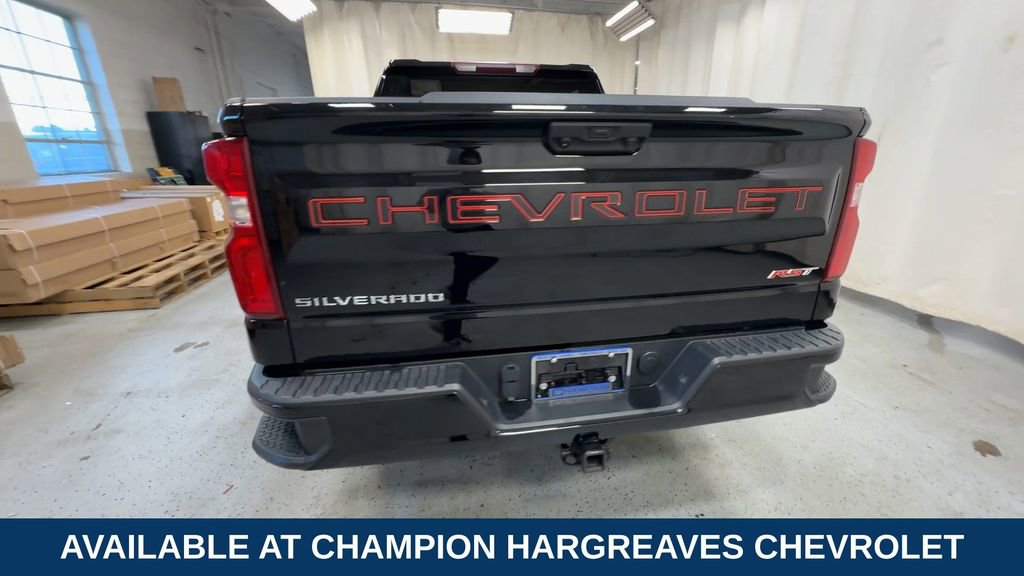 2022 Chevrolet Silverado 1500 RST photo 3