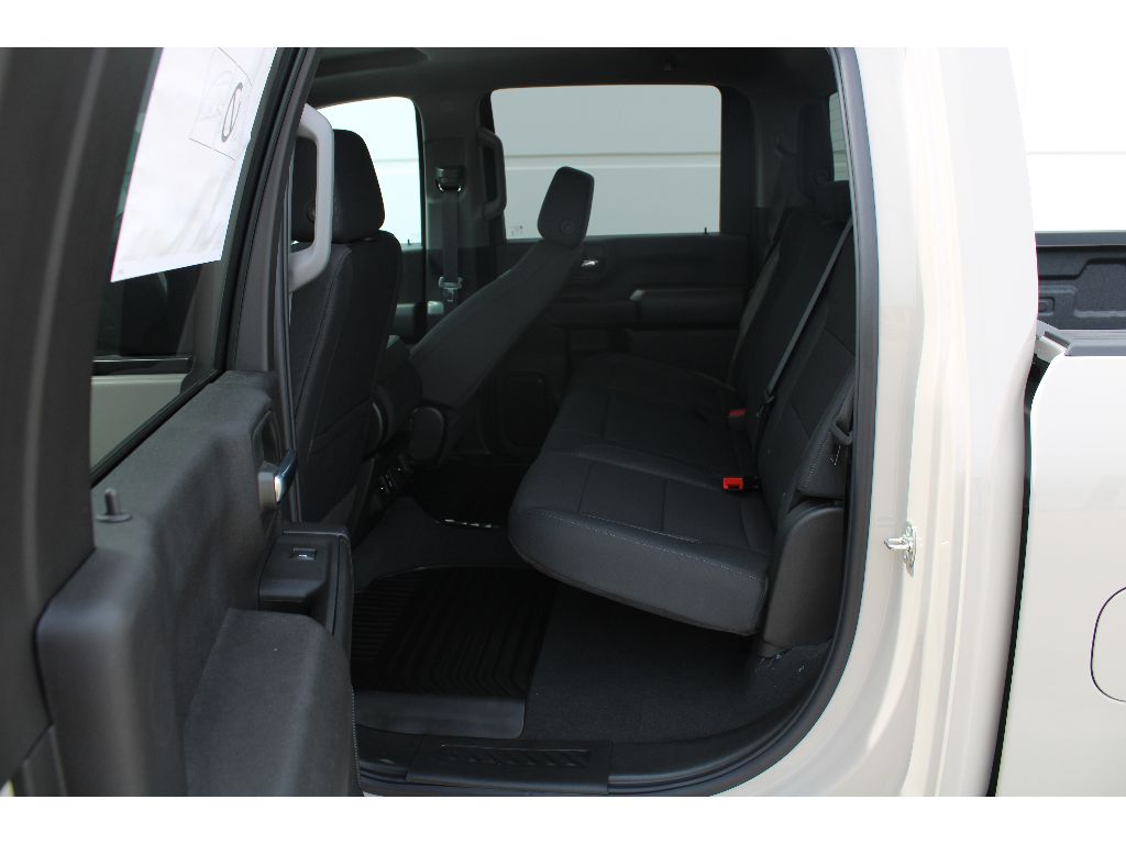 2026 Chevrolet Silverado 2500HD Custom photo 4