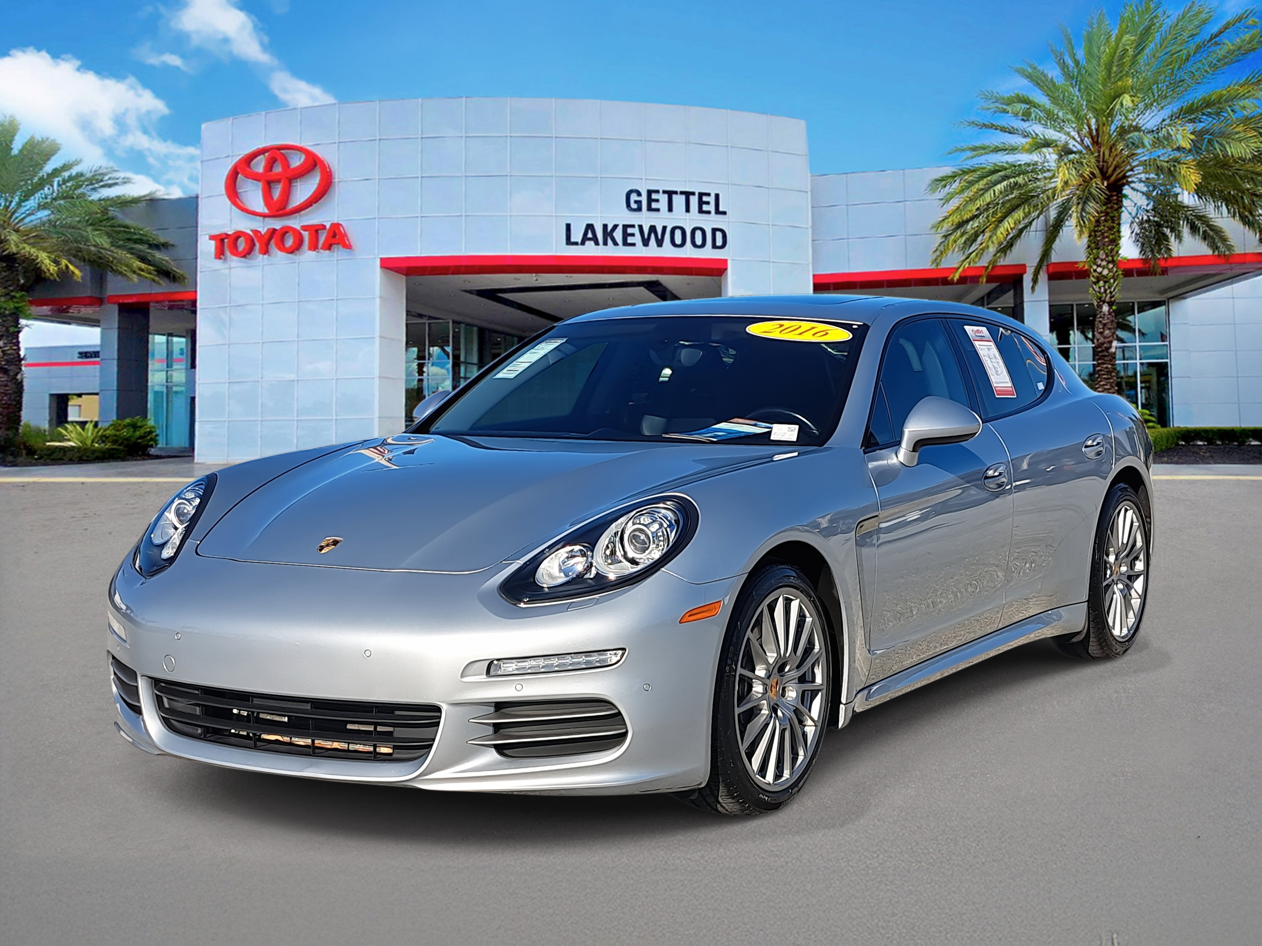 2016 Porsche Panamera