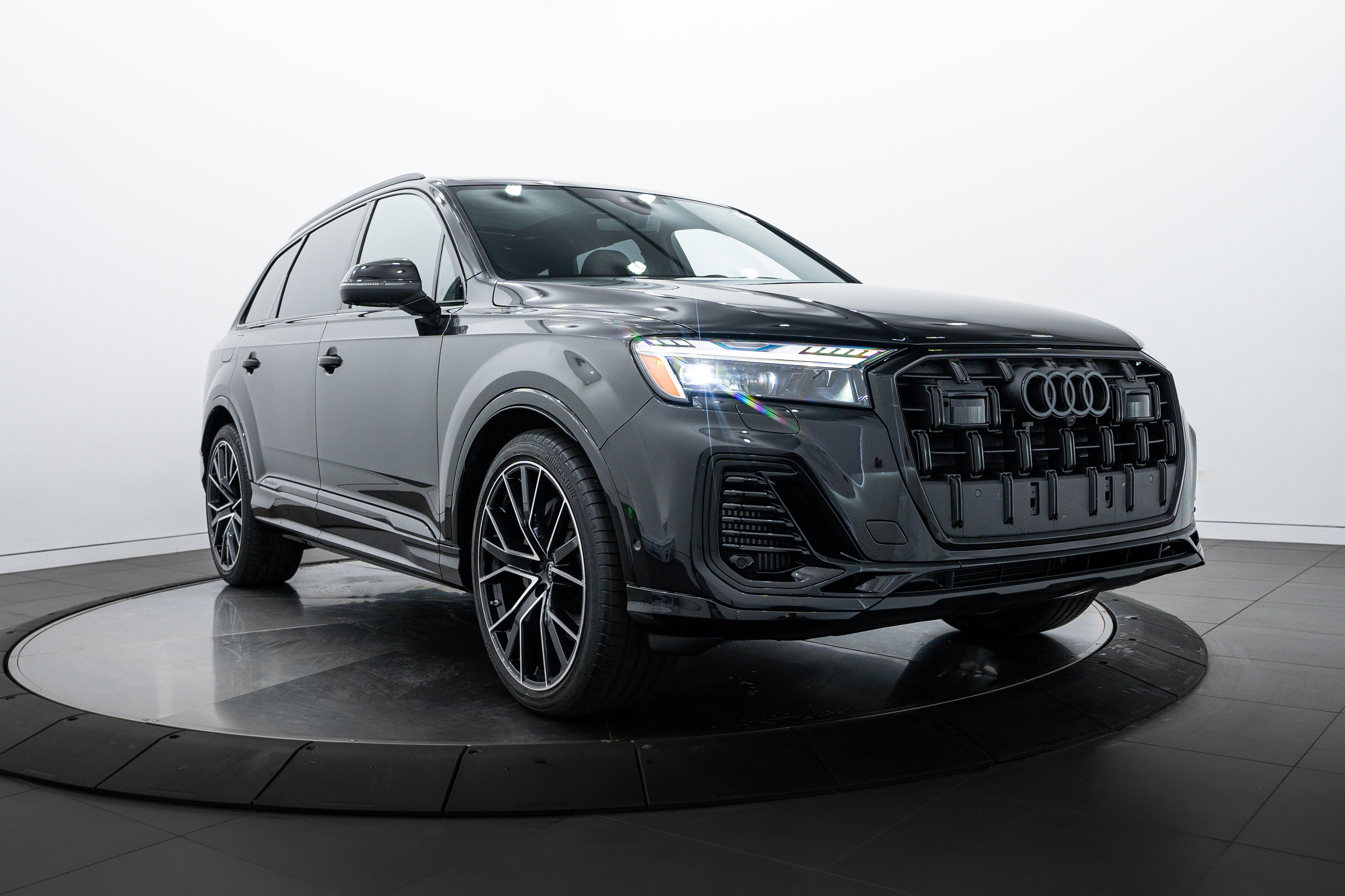 2025 Audi Q7 Prestige photo 2