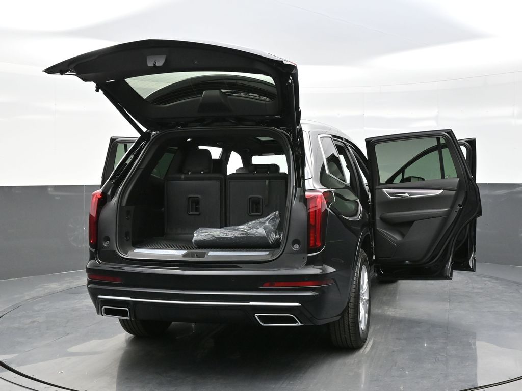 2025 Cadillac XT6 Luxury photo 36